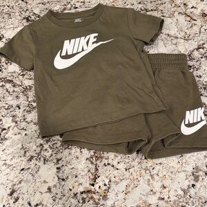 Nike Kids Matching Set in Olive Green